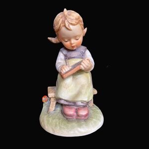 Hummel Figurine • Busy Student • 367 • TMK-4